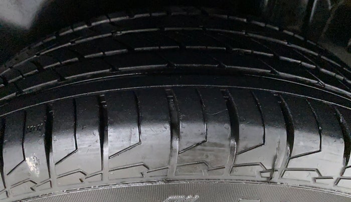 2018 Maruti S Cross SIGMA SHVS, Diesel, Manual, 51,406 km, Left Rear Tyre Tread