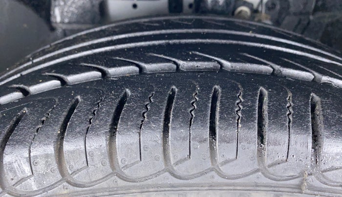 2019 Ford Ecosport 1.5 TITANIUM TI VCT, Petrol, Manual, 21,681 km, Left Front Tyre Tread