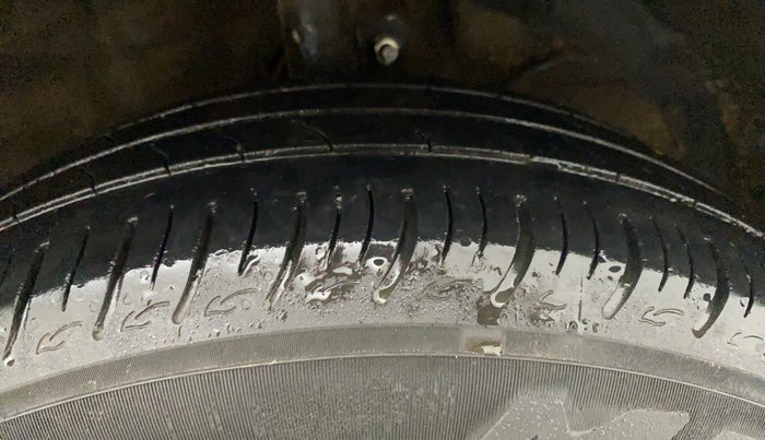 2019 Maruti Baleno DELTA PETROL 1.2, Petrol, Manual, 49,196 km, Right Front Tyre Tread