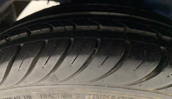 2018 Hyundai Eon ERA +, Petrol, Manual, 19,728 km, Right Rear Tyre Tread