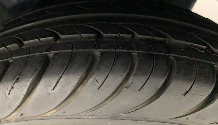 2018 Hyundai Eon ERA +, Petrol, Manual, 19,728 km, Left Rear Tyre Tread