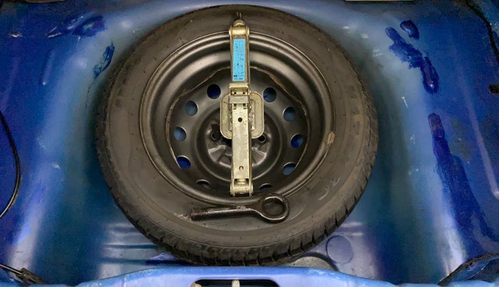 2018 Hyundai Eon ERA +, Petrol, Manual, 19,728 km, Dicky (Boot door) - Tool missing