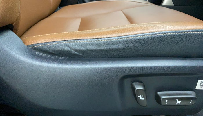 2017 Toyota Innova Crysta 2.7 ZX AT 7 STR, Petrol, Automatic, 35,450 km, Driver Side Adjustment Panel