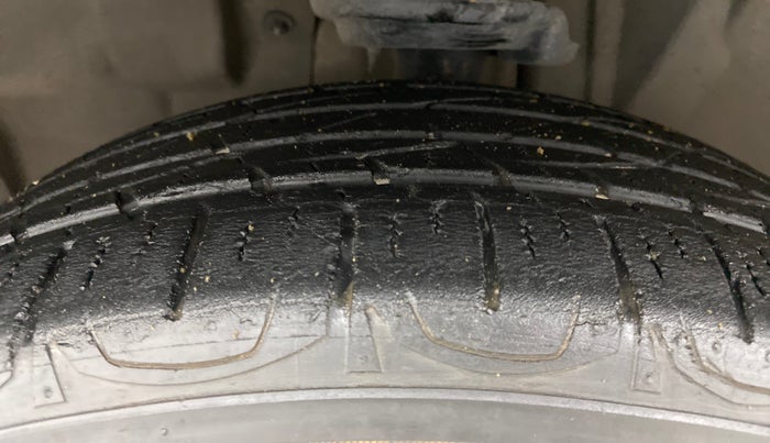2018 Jeep Compass LONGITUDE 2.0 DIESEL, Diesel, Manual, 1,14,193 km, Left Front Tyre Tread