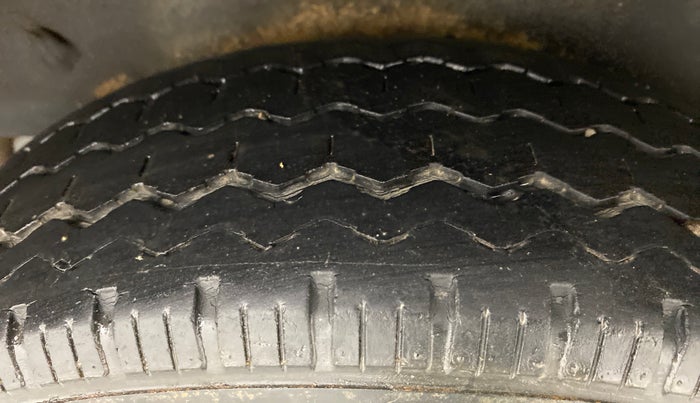 2016 Maruti OMNI E 8 STR, Petrol, Manual, 35,981 km, Left Rear Tyre Tread