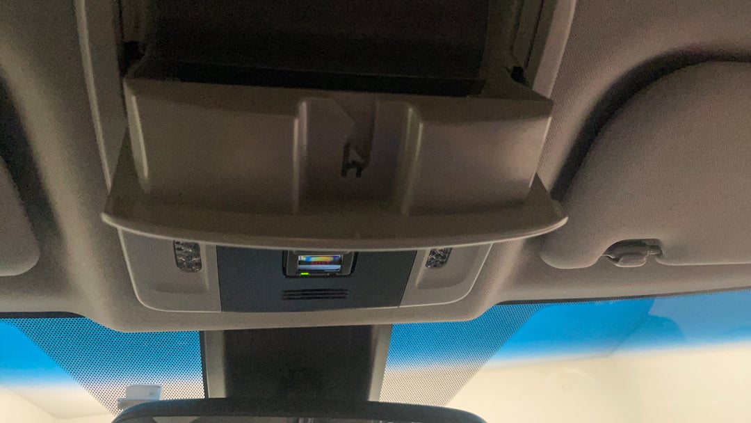 On-Roof Controls/Sunglass holder