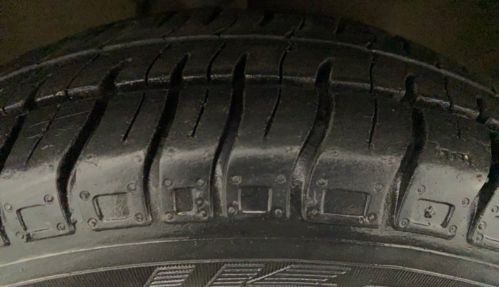 2015 Maruti Alto 800 LXI, Petrol, Manual, 18,786 km, Right Front Tyre Tread