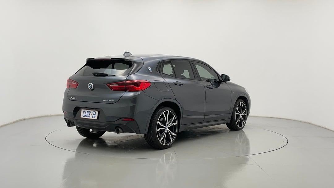 Right Back Diagonal (45- Degree) View