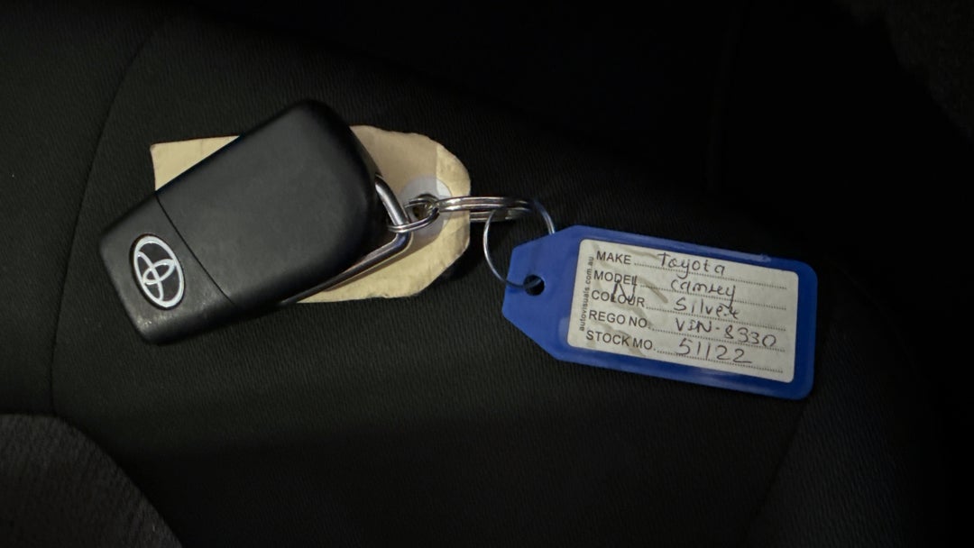 2024 Toyota Camry Ascent, Automatic, 46370 km, Key Close-up