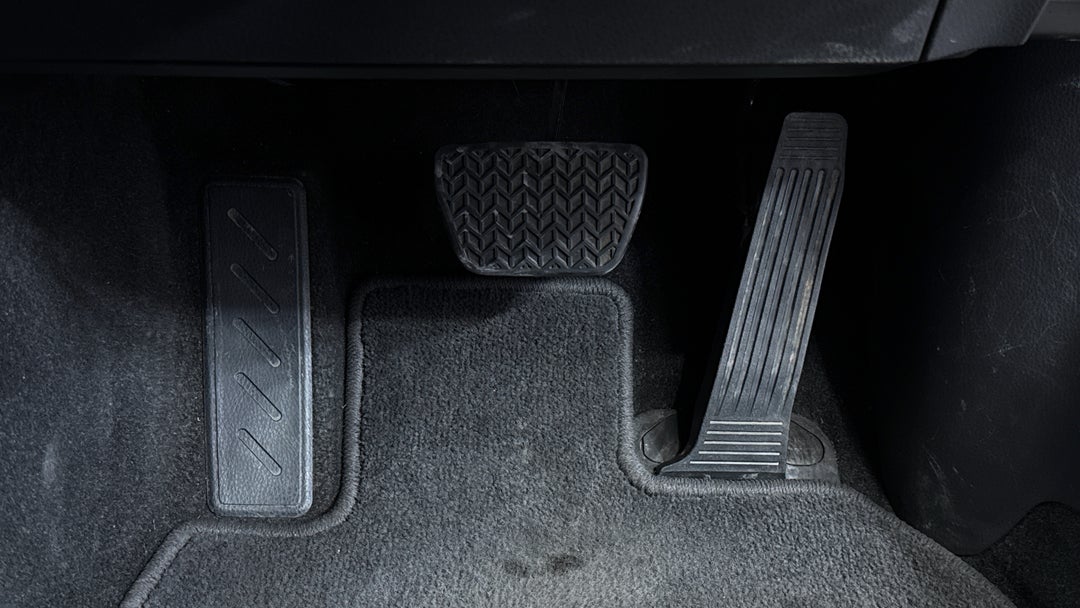 2024 Toyota Camry Ascent, Automatic, 46370 km, Pedals and Footmat