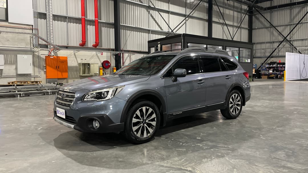 2017 Subaru Outback 2.5i Premium AWD, Automatic, 105348 km, Left Front Diagonal (45- Degree) View