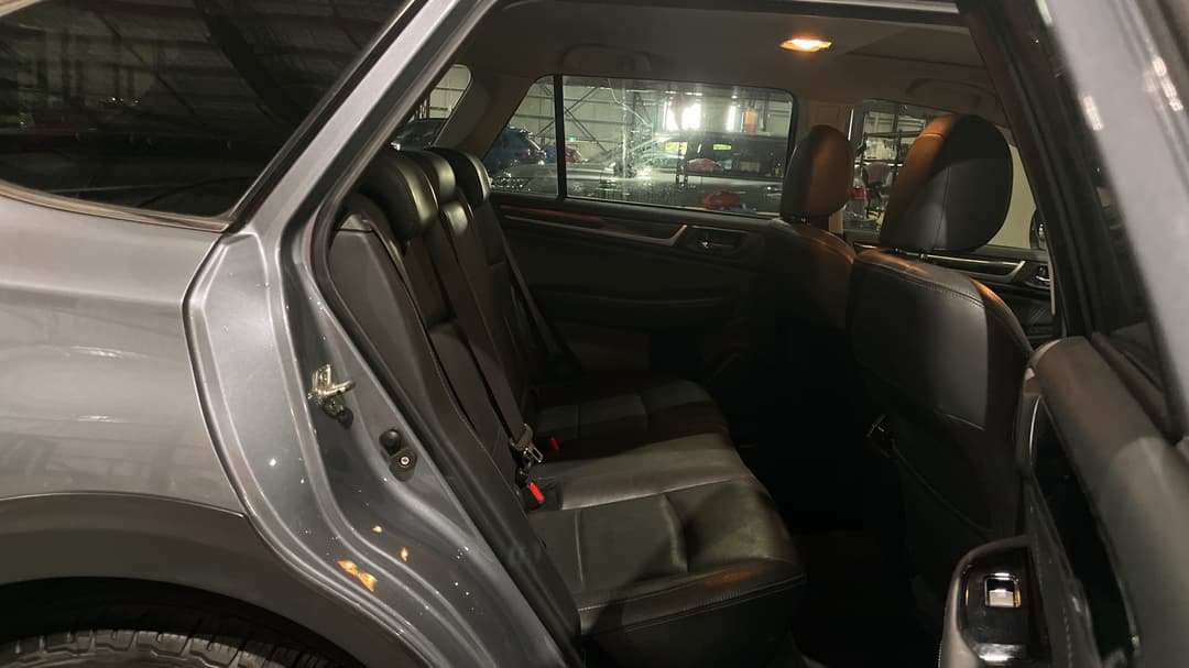 2017 Subaru Outback 2.5i Premium AWD, Automatic, 105348 km, Right Side Rear Door Cabin View