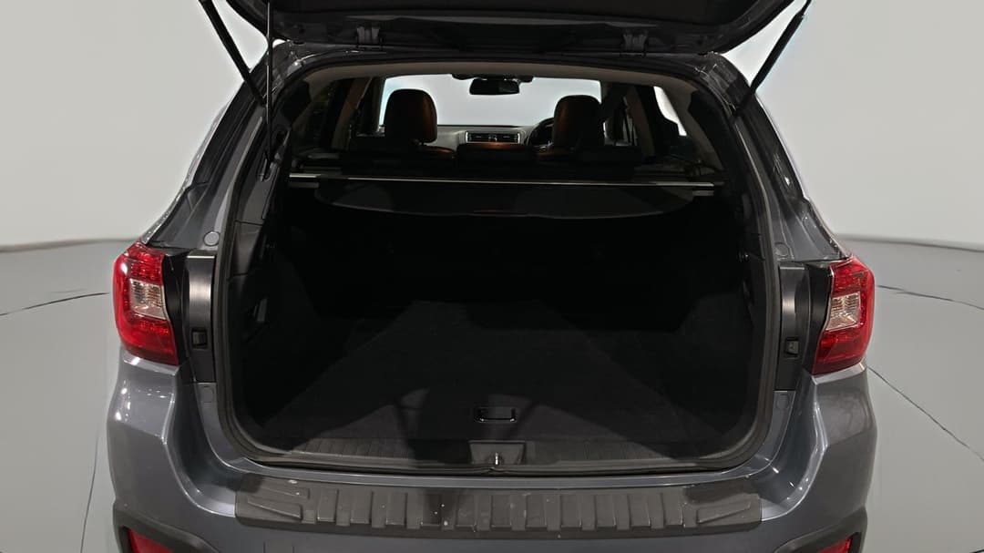 2017 Subaru Outback 2.5i Premium AWD, Automatic, 105348 km, Boot Inside View