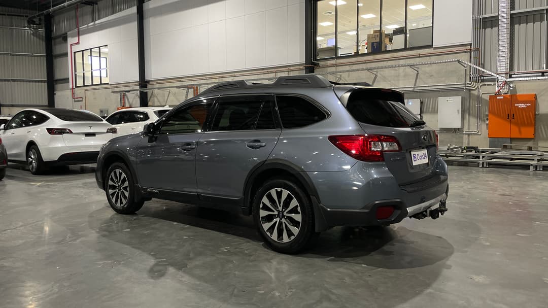 2017 Subaru Outback 2.5i Premium AWD, Automatic, 105348 km, Left Back Diagonal (45- Degree) View