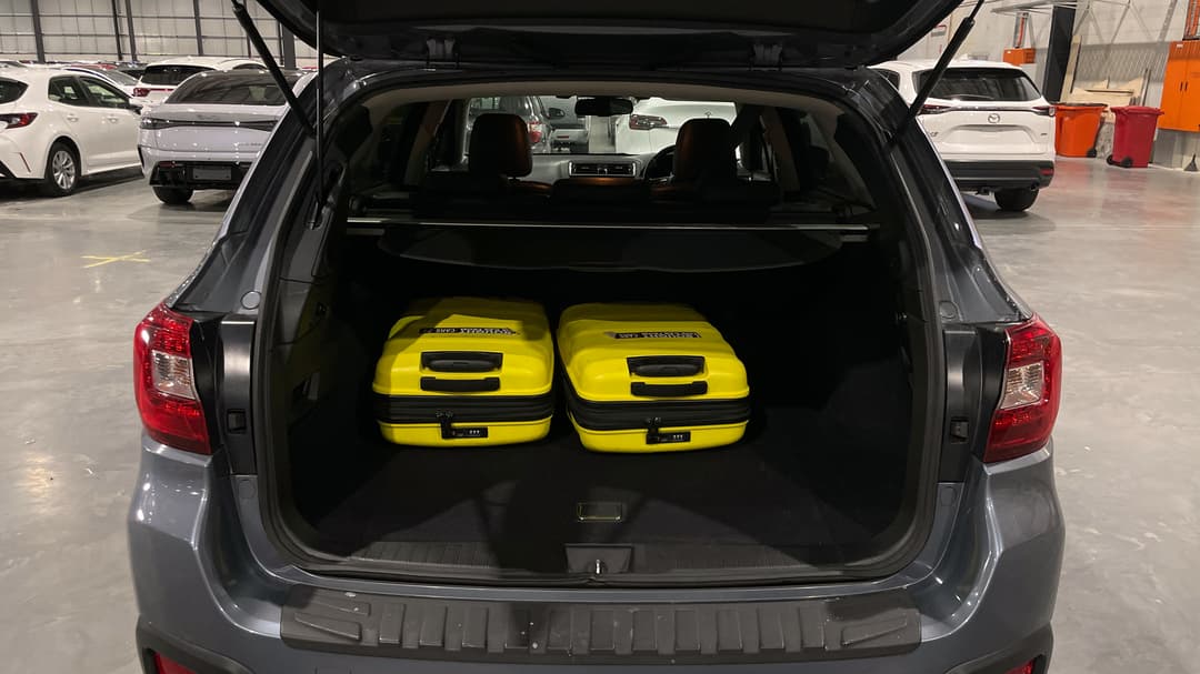 2017 Subaru Outback 2.5i Premium AWD, Automatic, 105348 km, Boot Inside View with Luggage