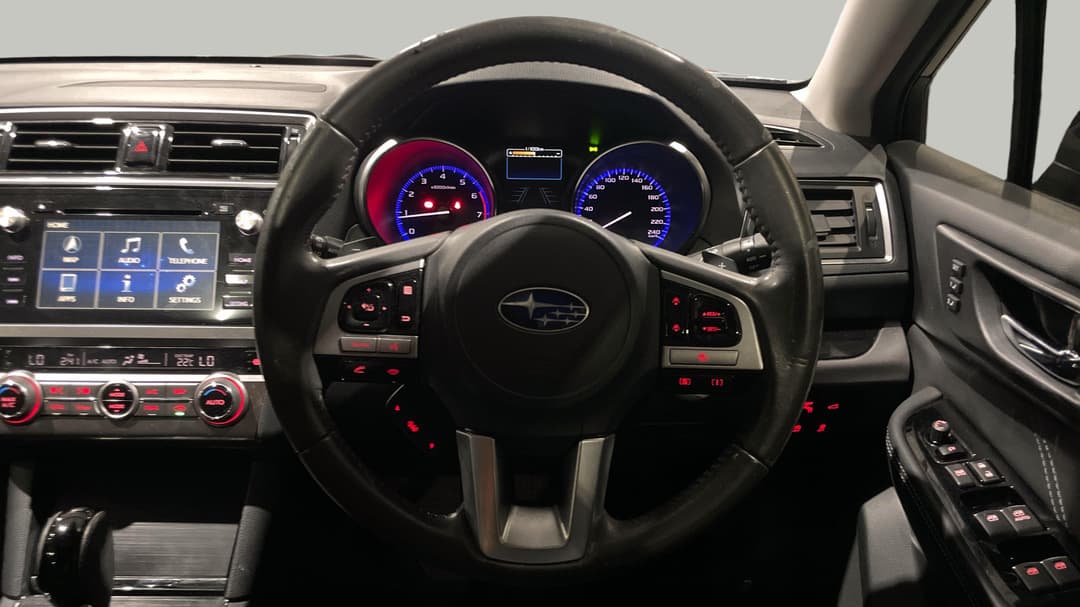 2017 Subaru Outback 2.5i Premium AWD, Automatic, 105348 km, Steering Wheel Close-up