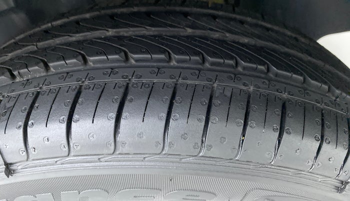 2018 Maruti Swift ZDI +, Diesel, Manual, 39,024 km, Left Rear Tyre Tread