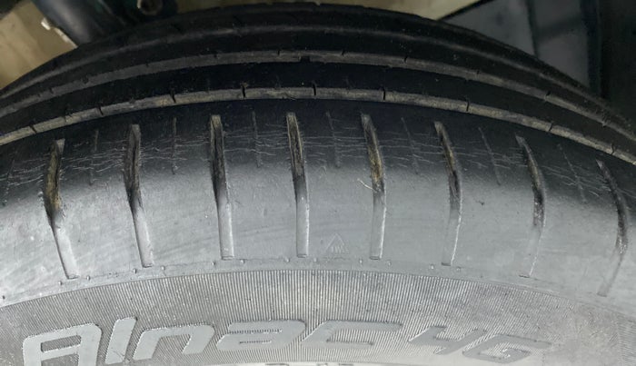 2018 Maruti Swift ZDI +, Diesel, Manual, 39,024 km, Right Front Tyre Tread