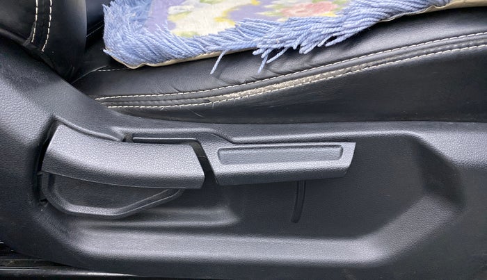 2019 Hyundai VENUE 1.4 CRDI MT SX, Diesel, Manual, 39,005 km, Driver Side Adjustment Panel