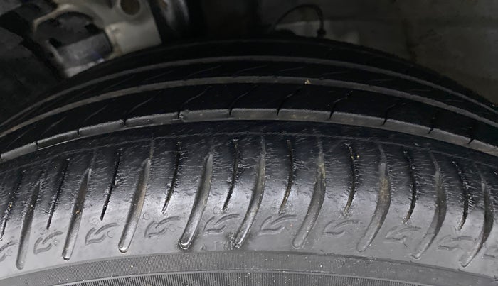 2019 Hyundai VENUE 1.4 CRDI MT SX, Diesel, Manual, 39,005 km, Left Front Tyre Tread