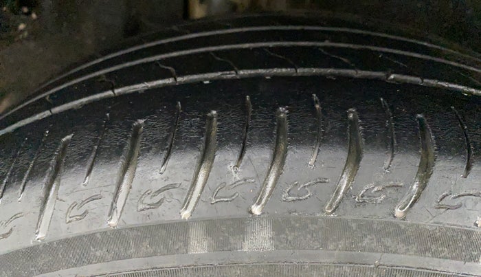 2019 Maruti Vitara Brezza ZDI PLUS, Diesel, Manual, 51,908 km, Right Rear Tyre Tread