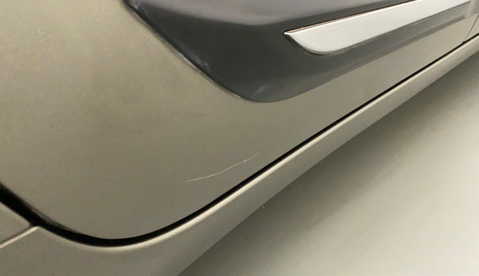 2020 Maruti Baleno ZETA CVT PETROL 1.2, Petrol, Automatic, 43,453 km, Right rear door - Minor scratches