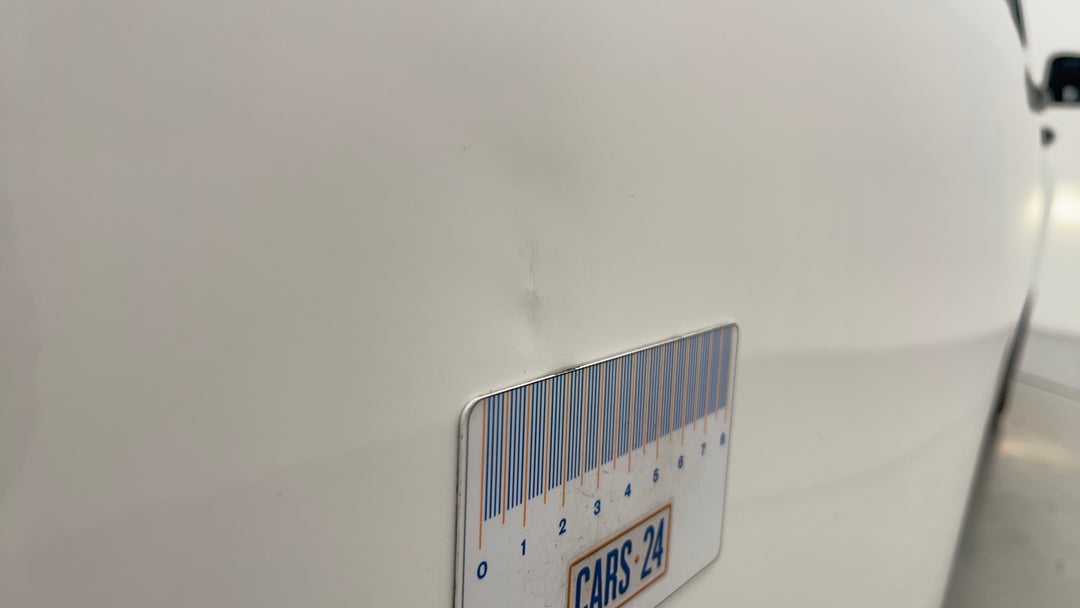 2022 Toyota Hilux Workmate Hi-rider (4x2), Manual, 62038 km, Quarter Panel Rear RHS Dent