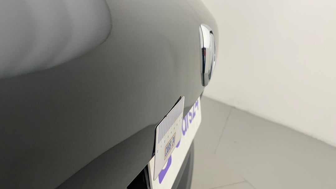 Boot / Tailgate Boot Lid Dent