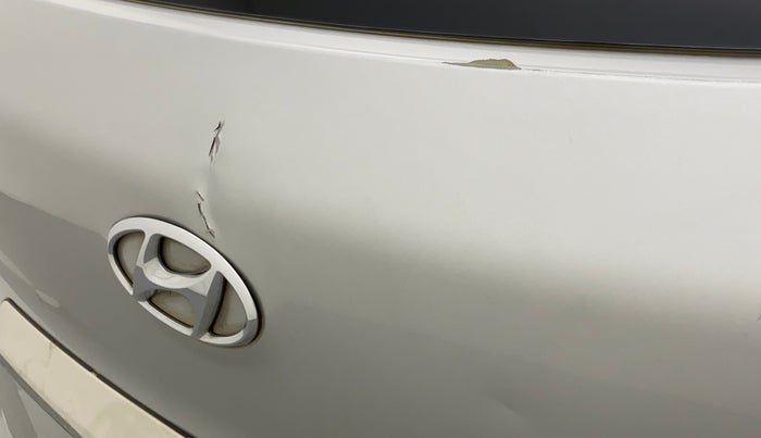 2016 Hyundai Creta S 1.6 PETROL, Petrol, Manual, 77,095 km, Dicky (Boot door) - Paint has minor damage