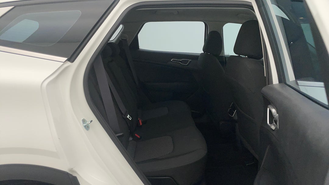 2022 Kia Sportage S (AWD), Automatic, 21936 km, Right Side Rear Door Cabin View