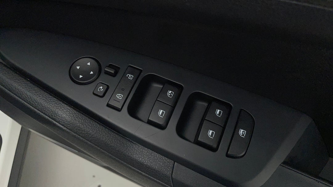 2022 Kia Sportage S (AWD), Automatic, 21936 km, Drivers Side Door Panel Controls