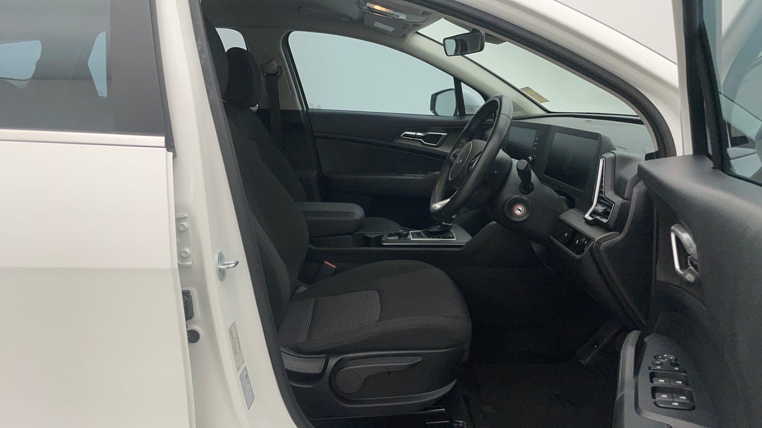 2022 Kia Sportage S (AWD), Automatic, 21936 km, Right Side Front Door Cabin View