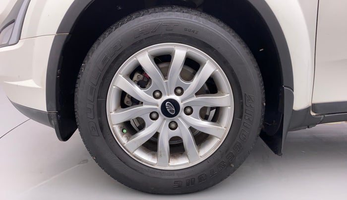 2019 Mahindra XUV500 W9, Diesel, Manual, 38,535 km, Left Front Wheel
