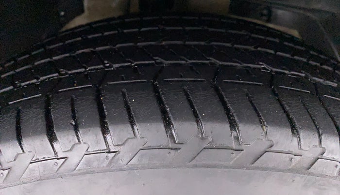 2019 Mahindra XUV500 W9, Diesel, Manual, 38,535 km, Right Front Tyre Tread