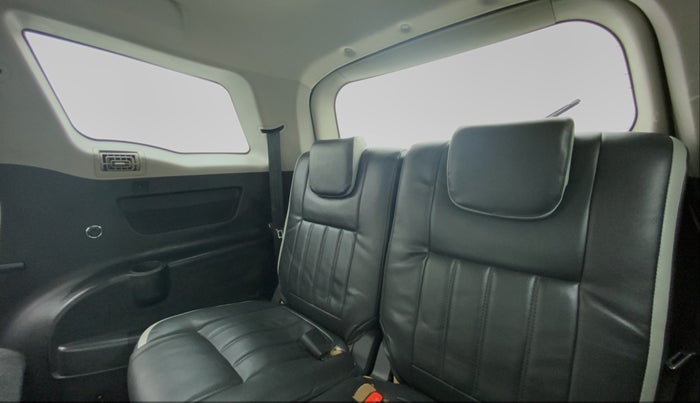 2019 Mahindra XUV500 W9, Diesel, Manual, 38,535 km, Third Seat Row ( optional )
