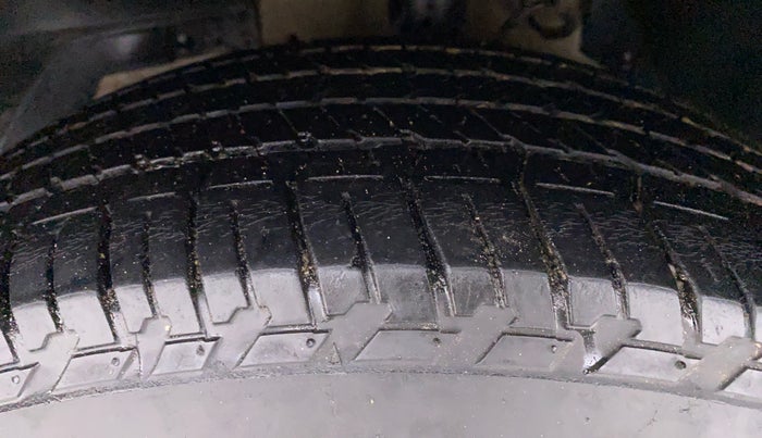 2019 Mahindra XUV500 W9, Diesel, Manual, 38,535 km, Left Front Tyre Tread