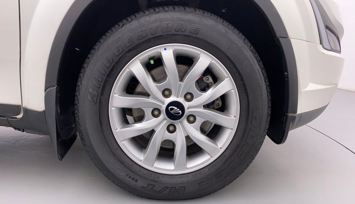 2019 Mahindra XUV500 W9, Diesel, Manual, 38,535 km, Right Front Wheel