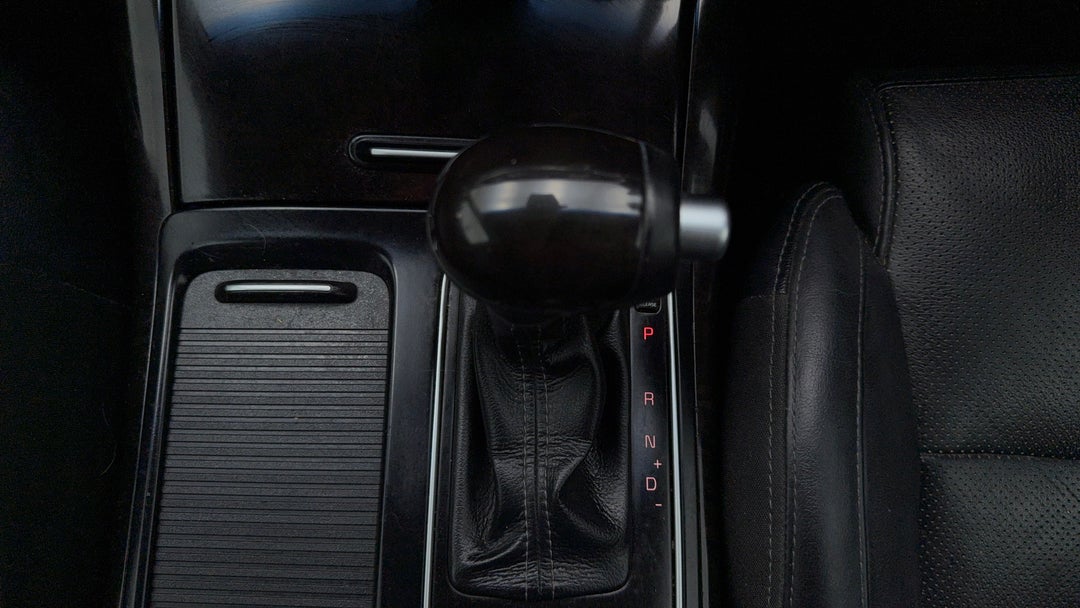 2016 Kia Sorento Platinum (4x4), Automatic, 152536 km, Gear Lever 