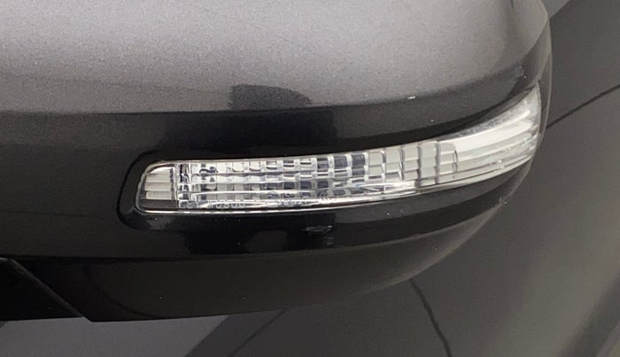 2016 Maruti Swift VXI, Petrol, Manual, 52,530 km, Left rear-view mirror - Indicator light has minor damage
