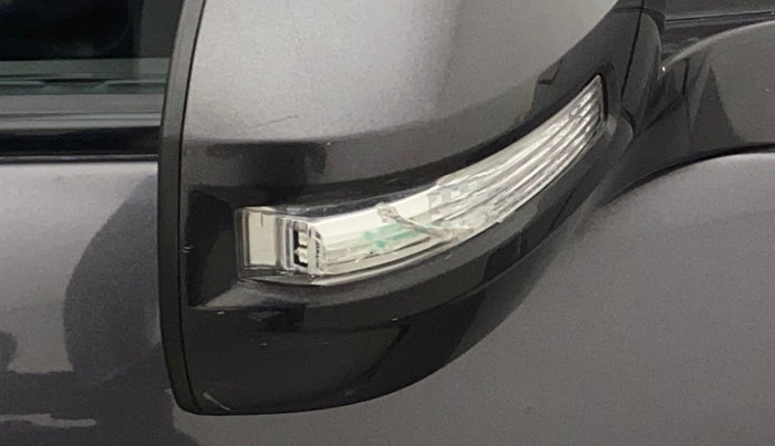 2016 Maruti Swift VXI, Petrol, Manual, 52,530 km, Right rear-view mirror - Indicator light has minor damage