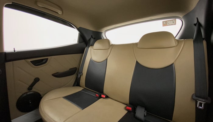 2016 Hyundai Eon D-LITE+, Petrol, Manual, 29,218 km, Right Side Rear Door Cabin