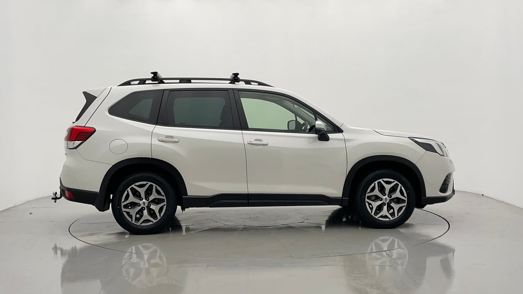 2022 Subaru Forester 2.5i (awd), Automatic, 31195 km, Right Side View