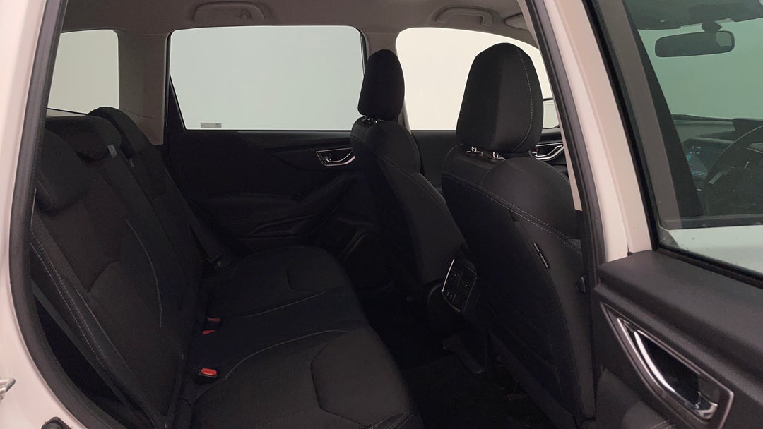 2022 Subaru Forester 2.5i (awd), Automatic, 31195 km, Right Side Rear Door Cabin View