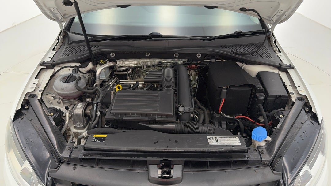 2015 Volkswagen Golf 90 Tsi Comfortline, Automatic, 121301 km, Open Bonnet (Engine)