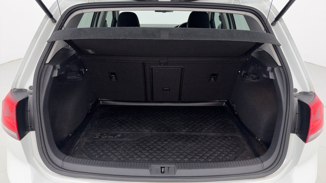 2015 Volkswagen Golf 90 Tsi Comfortline, Automatic, 121301 km, Boot Inside View