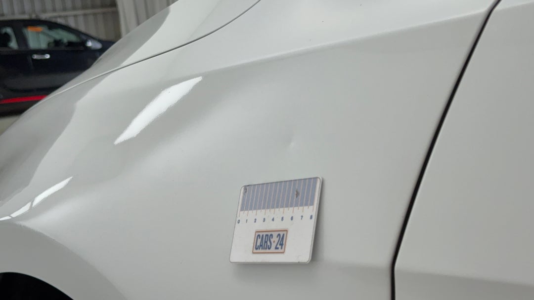 2015 Volkswagen Golf 90 Tsi Comfortline, Automatic, 121301 km, Quarter Panel Front LHS Guard Dent