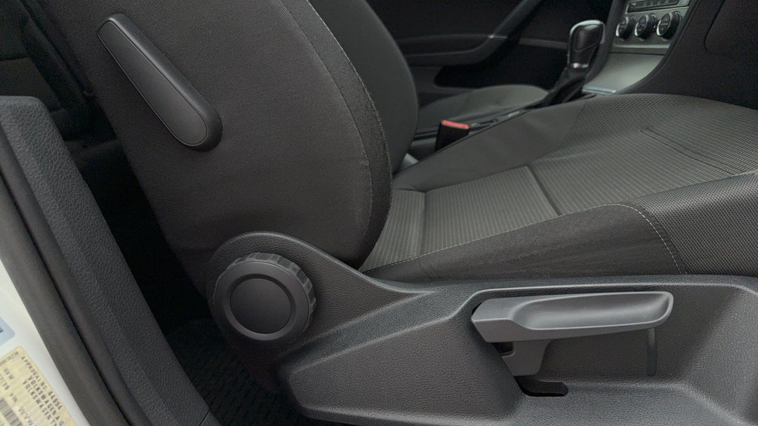 2015 Volkswagen Golf 90 Tsi Comfortline, Automatic, 121301 km, Drivers Side Adjustment Panel