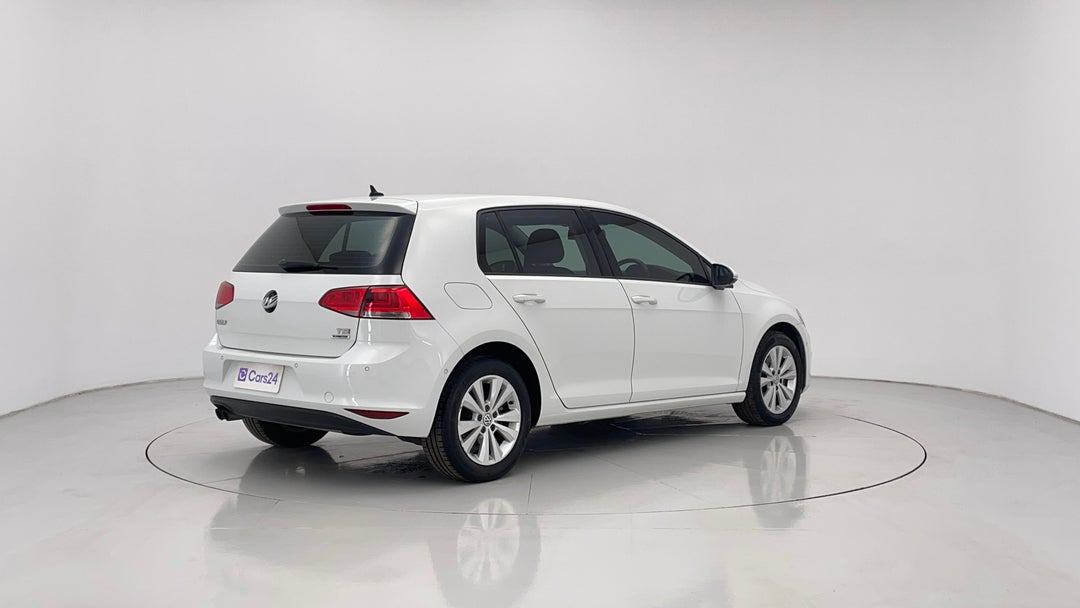 2015 Volkswagen Golf 90 Tsi Comfortline, Automatic, 121301 km, Right Back Diagonal (45- Degree) View