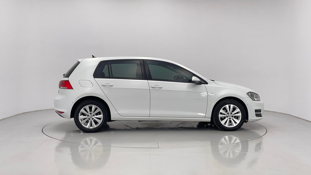 2015 Volkswagen Golf 90 Tsi Comfortline, Automatic, 121301 km, Right Side View