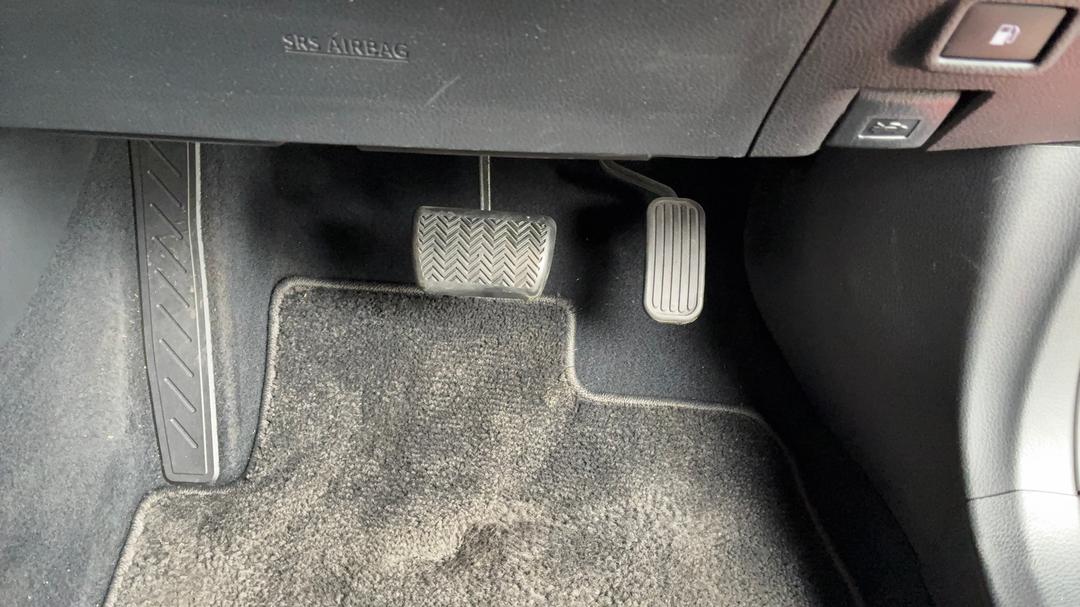 2020 Toyota C-HR Standard (2wd), Automatic, 24737 km, Pedals and Footmat